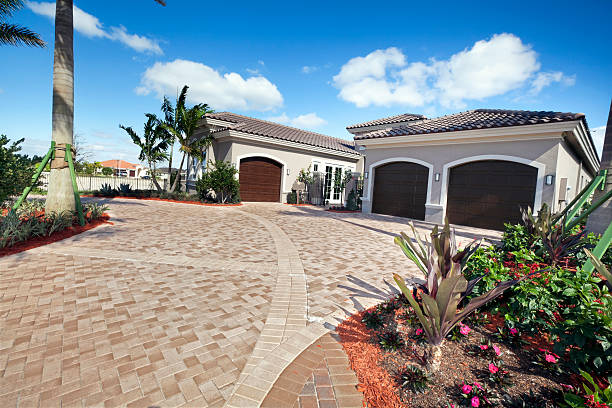Best Professional Driveway Pavers  in Faribault, MN